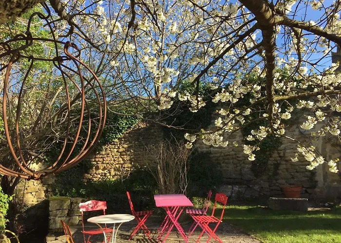 Les Aiguieres En Provence Bed and breakfast 3*