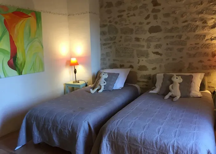 Les Aiguieres En Provence 3*