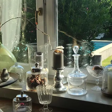 Les Aiguieres En Provence Bed & Breakfast