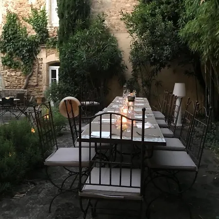 Les Aiguieres En Provence Bed & Breakfast