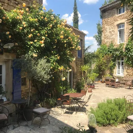 Les Aiguieres En Provence *