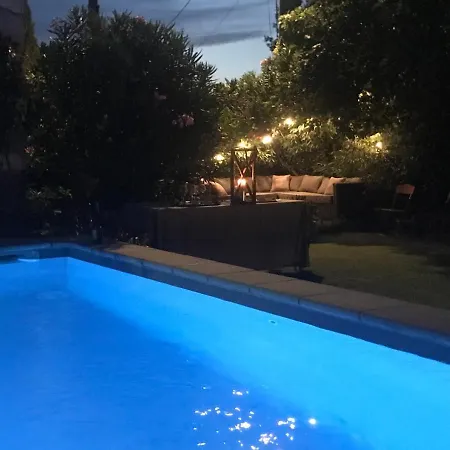 Couette-café Les Aiguières En Provence 3*