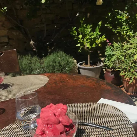 Les Aiguieres En Provence Bed & Breakfast *