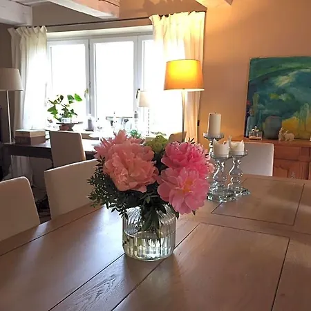 Les Aiguieres En Provence Bed & Breakfast