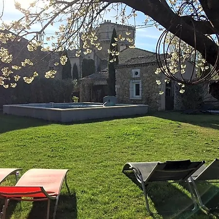 Les Aiguieres En Provence Bed & Breakfast 3*
