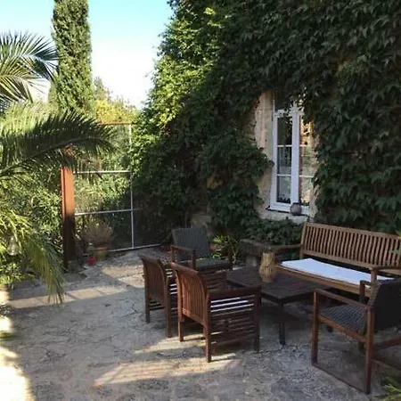 Bed & Breakfast Les Aiguieres En Provence