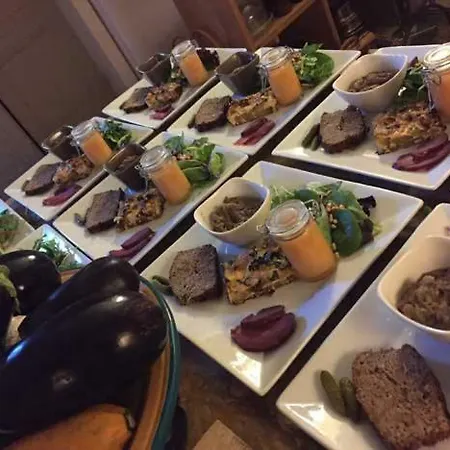 Bed & Breakfast Les Aiguieres En Provence 3*