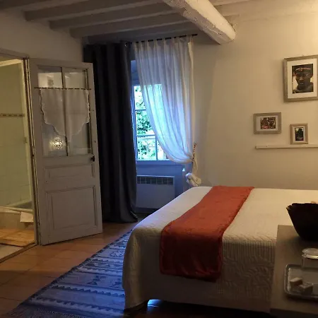 Les Aiguieres En Provence