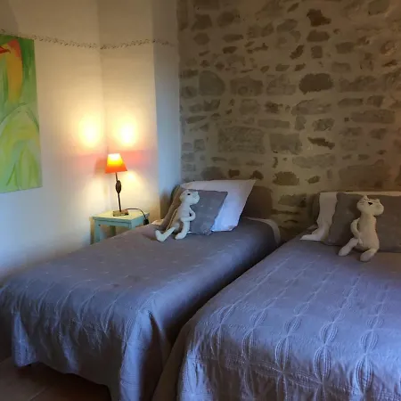 Les Aiguieres En Provence *